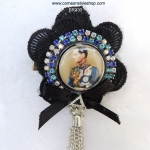 เข็มกลัดไว้อาลัย เข็มกลัดโบว์ดำพร้อมกิ๊บ ประดับภาพพระฉายาลักษณ์ในหลวง รัชกาลที่ 9 งานแฮนด์เมดคุณภาพ King Bhumibol Adulyadej Rama 9 Brooch Pin Real Rama 9 Coin Hand Made Memorable Collection BR330