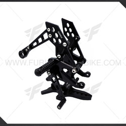 เกียร์โยง GENMA รุ่น FKI-Y1028-03 FOR YAMAHA R15 สีดำ