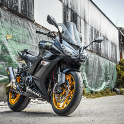 สายHEL KAWASAKI NINJA1000 เดิน3ทาง หน้า-หลัง สายสีแดง หัวเบนโจสีเงิน