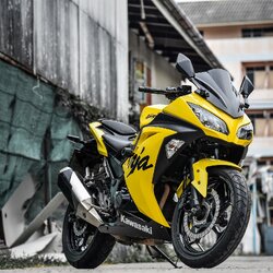 งานทำสี KAWASAKI NINJA300 สีเหลือง