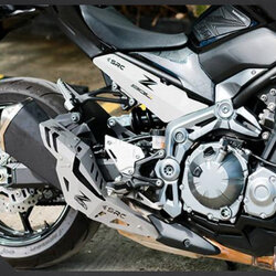 การ์ดท่อ SRC สีเงิน Kawasaki Z900 ท่อมอเตอร์ไซต์ ท่อแต่ง ท่อสูตร ท่อบิ๊กไบค์ ท่อBigbike ท่อไอเสีย