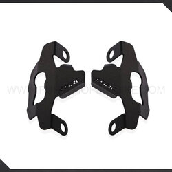 การ์ดปั้มเบรคหน้า SRC สีดำ Honda Africa Twin