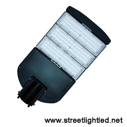 โคมไฟถนน LED GATA 90w (คูลไวท์)