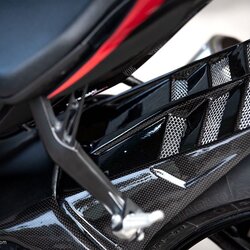 บังโคลนหลังเคฟล่า R6 Rear Hugger Motozaaa