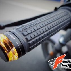 ตุ้มปลายแฮนด์ มีไฟเลี้ยวในตัว Moto Gadget