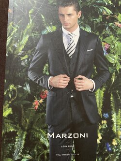 หนังสือแบบชุดสูทยี่ห่อ Marzoni พร้อมตัวอย่างผ้า รวม 7 เล่ม 0 กก.