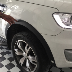 ชุดครอบพลาสติกรอบคัน